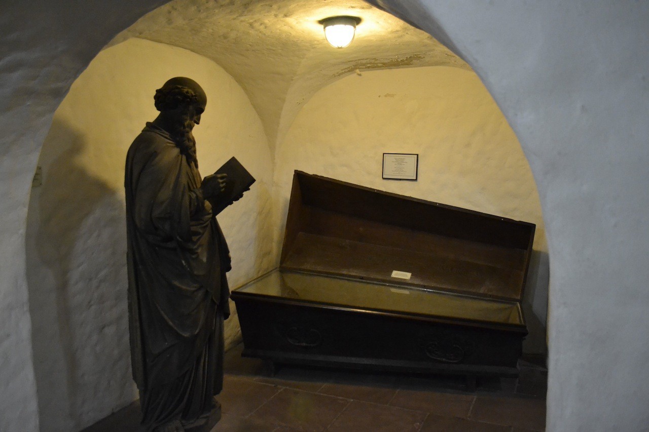 Auch die Kanzlergattin wurde ihrer wahren Identität beraubt: Ruhestätte der Maria von Engelbrechten im heutigen Bleikeller. Foto: Frank Hethey