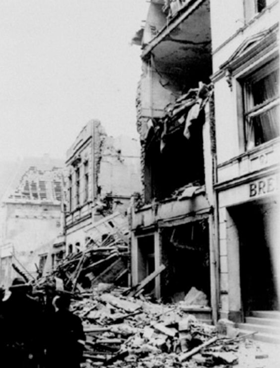 Das Ende: das zerstörte Essighaus nach dem Bombenangriff vom 16. Dezember 1943. Quelle: Staatsarchiv Bremen