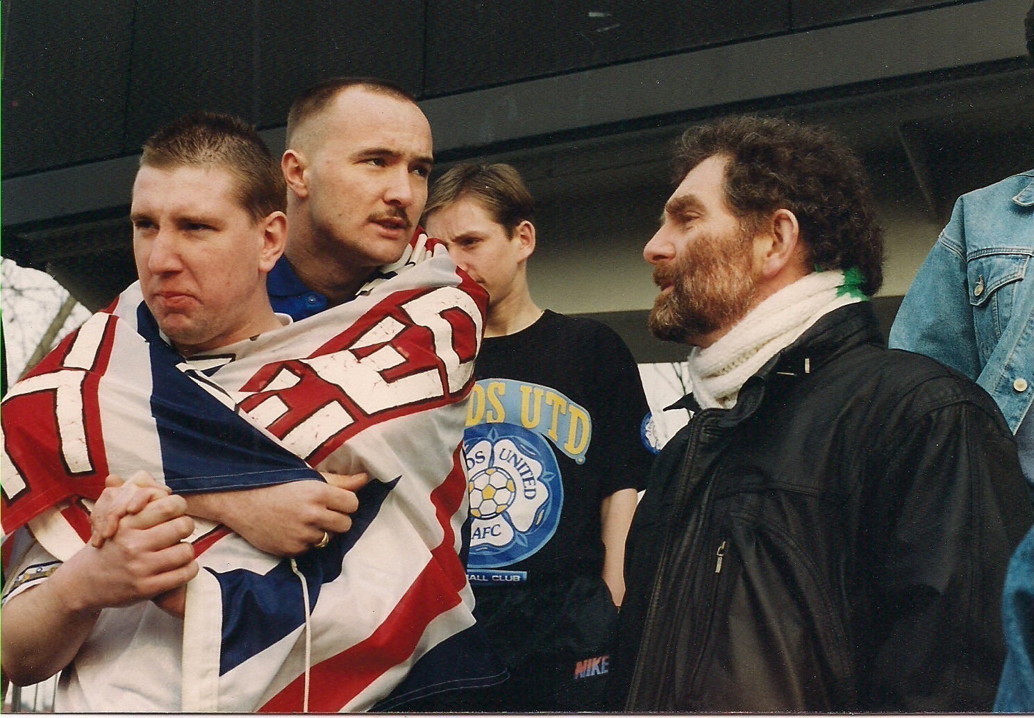 Für Ian Watson eigentlich das schlechthin Böse: der englische Fußballclub Leeds United und dessen Anhänger, hier 1993 in der Ostkurve des Weserstadions. Bildvorlage: Ian Watson 