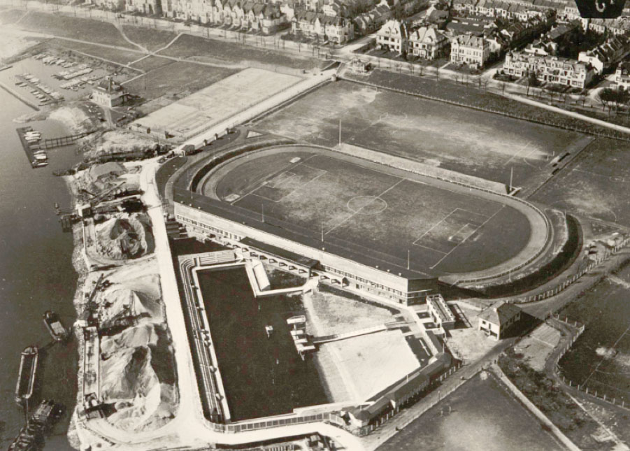 Hinein ins Vergnügen: Stadionbad und Weserstadion im Jahre 1928. Quelle: Staatsarchiv Bremen 
