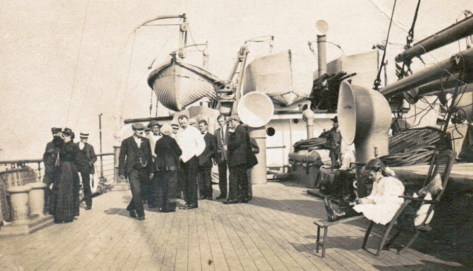 Zwischen alter und neuer Welt: die Brüder Eitmann überquerten mehrfach den Atlantik, hier eine Aufnahme von 1911. Quelle: Bestand Buhr 